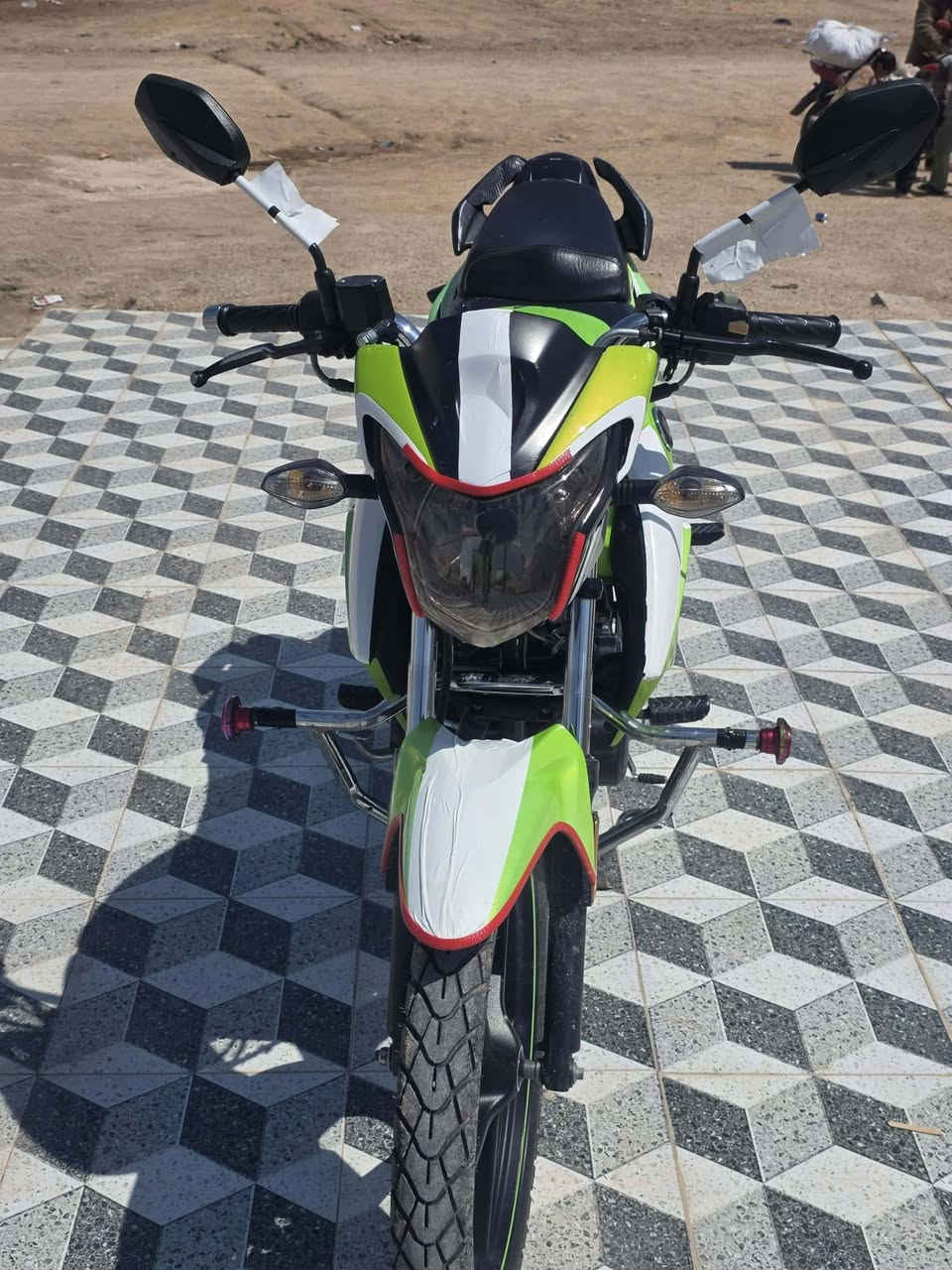 سلام عليكم هاوجي للبيع مسجل وكامل موديل ٢٣ حيل حيل نضيف صبانة ماممدودة علي مكفول كفالة عامة سعر١٧ونص او مراوس اب ديف او هاوجي حبري شغندك نزل***********
