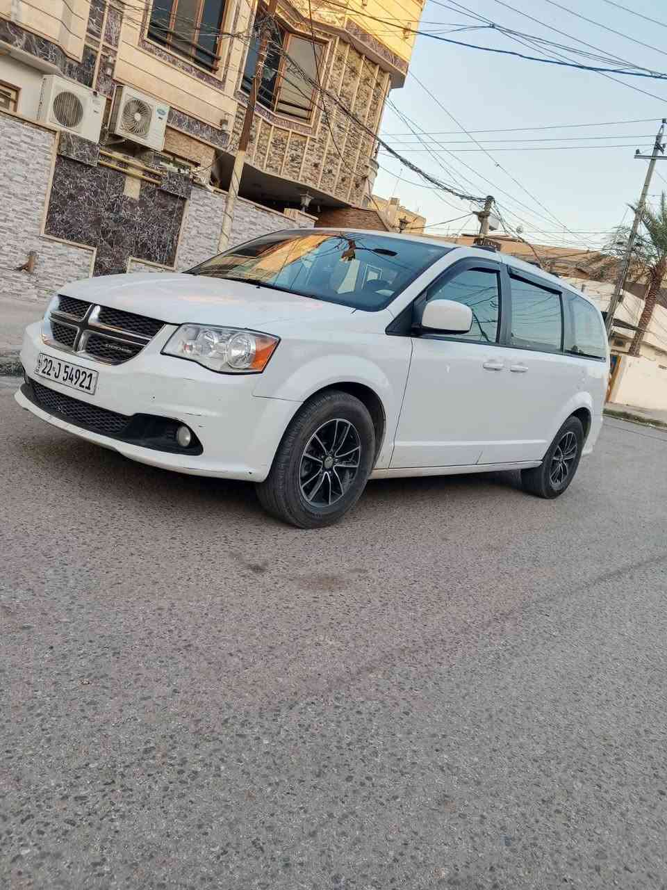 السلام عليكم دوج كرفان موديل 2018 مكينه 6سلندر كفاله عامه معده جوملغ وبنيد بدون دواخل شاشه كامره خلفيه سبعة 7 راكب تبريد 3قطع حداديه خلفي امامي جديده كهربائية فول شغال تخم تاير تريد تحويل تريد وكاله سعر 157 العنوان كربلاء ***********
