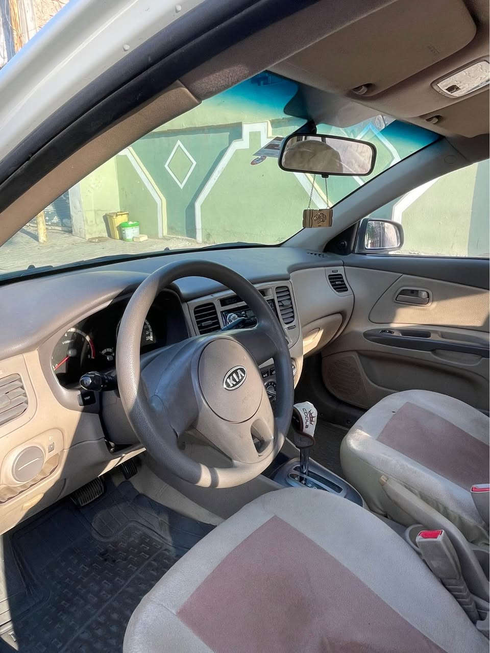kia rio 2011    ***********
للبيع السياره ما بيها صبغ فقط بيها اربع اماكن بارد وجاملغ الخلفي بيها نص معجون ، الكهربائيات و تبريد جيدة السنوية ساقطة من ٢٠١٧ السياره مابيها غرامه شرط تحويل الارباك ما طاك والشواصي كلها بشرط ، كركوك, العراق
