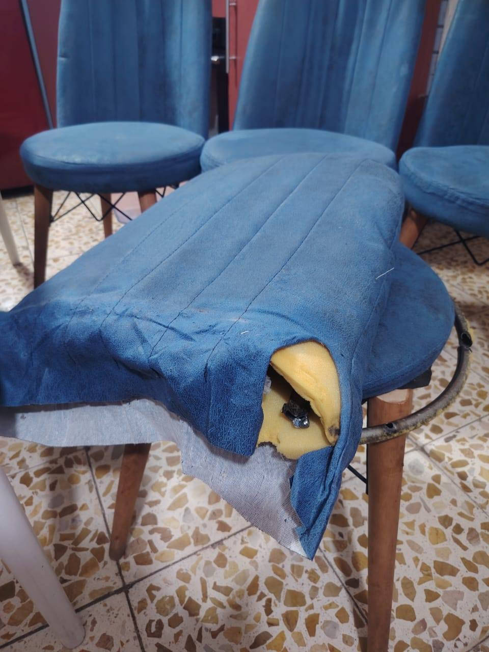 كراسي للبيع دوشمة شاموه ب ٣٥ واحد محتاج لحيم *********** بغداد حي أور سبع قصور شارع ابو احمد
