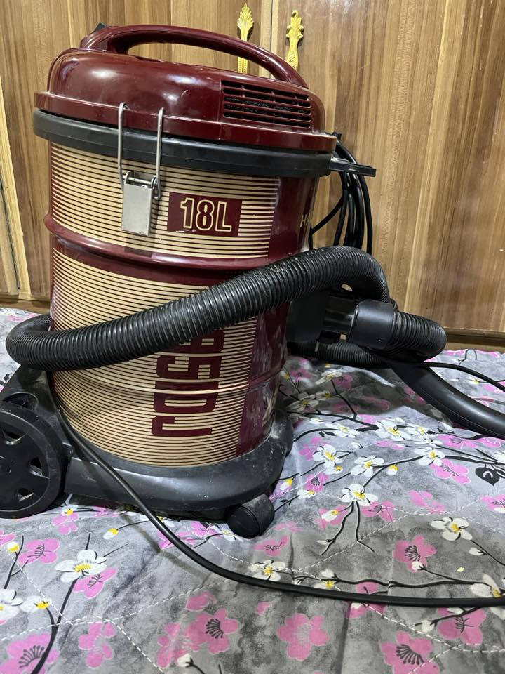 مكنسه كهربائي شغال اي عيب مابي عدد 2 الواحد ب25
مامتواجد ع نت اتصال***********
