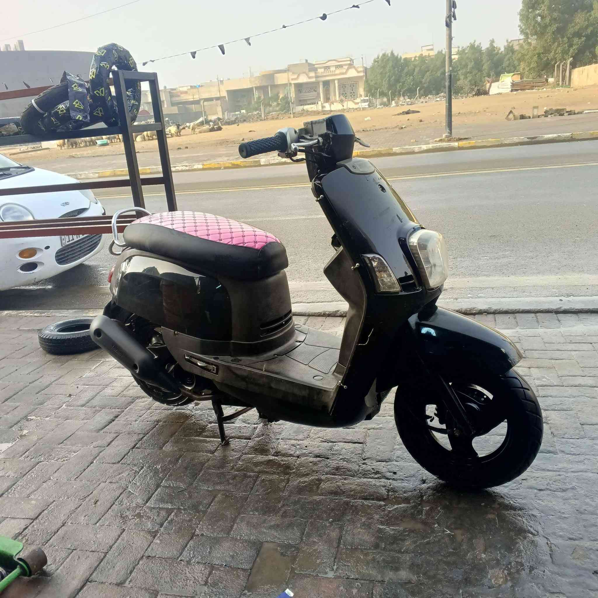 سلام عليكم شباب دراجه بوليس لبيع دراجه مكفوله كفاله عامه لحد يكلي شبيهه الدراجه مستعجل على بيعهه 450 قفل قفل *********** مكاني الحريه دراجه كامله مكمله ربع ماتصرف عليه
