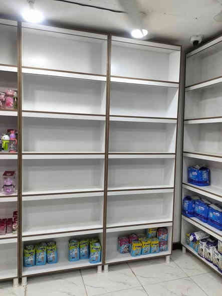 فاترينات نجاره استخدامهن شهرين سعر الوحده 100توصيل ماكو العنوان الناصريه مركز واتساب ***********
قياسات فاترينات 
الطول مترتين 60
العرض 90
بطن 25
العمق 40
