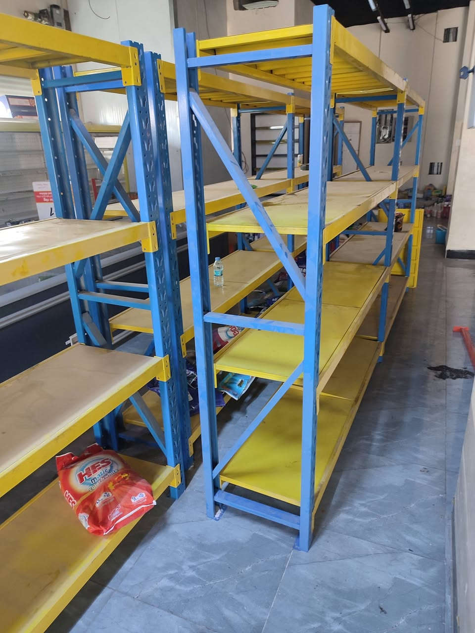 للبيع رفوف مخازن أو مولات
المكان كركوك ***********
