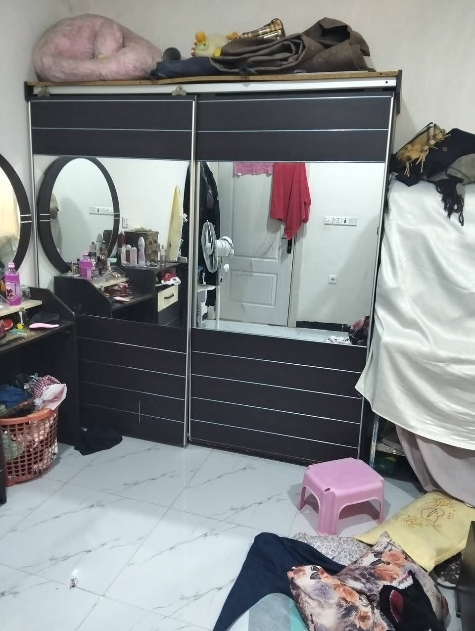 غرفة نوم يحتاجلها ترتيب بدون دوشك السعر 30 الف ***********
