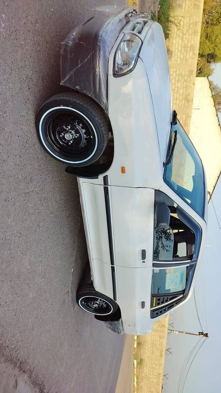 سلام عليكم ورحمة الله وبركاته سايبه 2012السياره جاهزه عله ايدي بيهه صبغ جاملغ خلفي وباب السياره كيرمحرك خير من الله تخم تاير جديد خط ابيض شواصي مكفولات كهربيات شغاله رقم الماني تحويل ثاني يوم مكاني بغداد السعر42بيهه مجال مكاني بغداد البياع مامتواجد عل فيس السياره بيهه هواي مصروف عليهه(***********) بي واتساب
