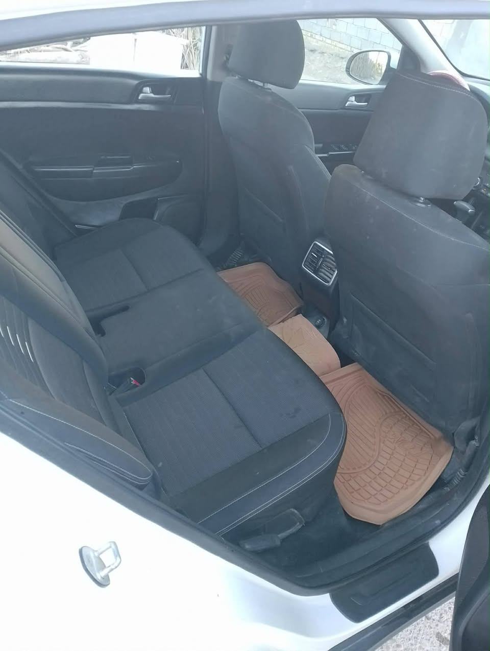 سبورتج موديل 18 امريكي
محرك GDI 2400 
 مري شفط نظام كروز 
3 سرعات 
تبريد قطعتين 
وبعد هواي مواصفات 
السياره بأسمي
السعر 152
***********
