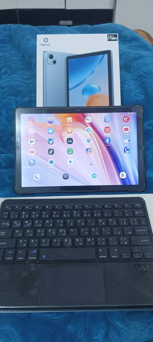 باد ١٣
اوسكال

المواصفات مذكورة بالصورة 

نظافة الجهاز ٩٨ ✓

مع الجهاز كيبورد بلوتوث

حتى مسلق الشاشة مال الشركة  

السعر ٢٠٠ وبي مجال
***********
