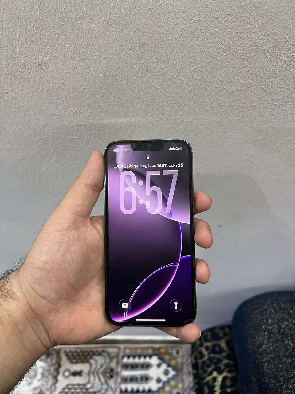 سلام عليكم ايفون ١٣ برو امريكي نضيف ذاكرتة ١٢٨ و بطاريتة 87 بلادية سعرة 525 الف وبي مجال للتواصل***********
