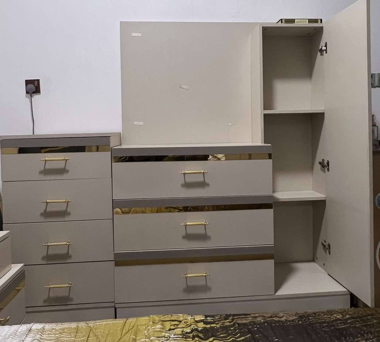 8پارجە بێ دۆشەک ملیۆنێک کراوە 
650هەزار کورکوک


**إذا كنت صاحب هذا الإعلان وتريد حذفه لأي سبب، رجاءا أرسل رسالة إلى الدعم الفني**