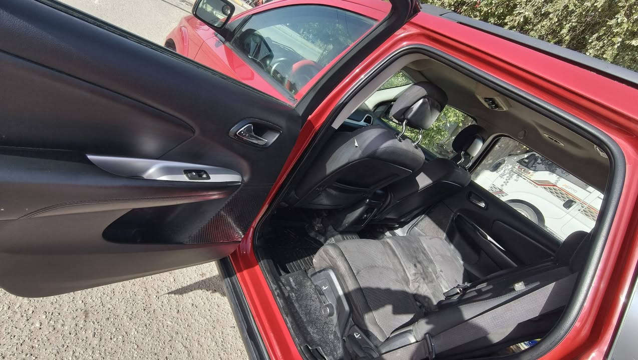 ‏دوج جورني 2016..... SXT
‏بيع أومراوس بأحدث السعر 137
‏جانيها صار6 سنوات
‏رقم بغداد بأسمي سنوية لسنة 2028
‏4سلندر2400
‏7 راكب
‏3 قطع
‏بصمة تشغيل ودخول 
‏بدون أيرباگ السياره شريط ستيرن فقط 
‏وحساس اوكسجين (صالنصه)
‏بيها صبغ الجاملغ الأيمن الخلفي والأمامي فقط 
‏كما موضح بالصور مع صور حادثها بالتعليقات رقم الشاصي
‏مكانها كربلاء
‏3C4PDCBB2GT198502
‏-———————————
‏*********** للأستفسار أكثر
