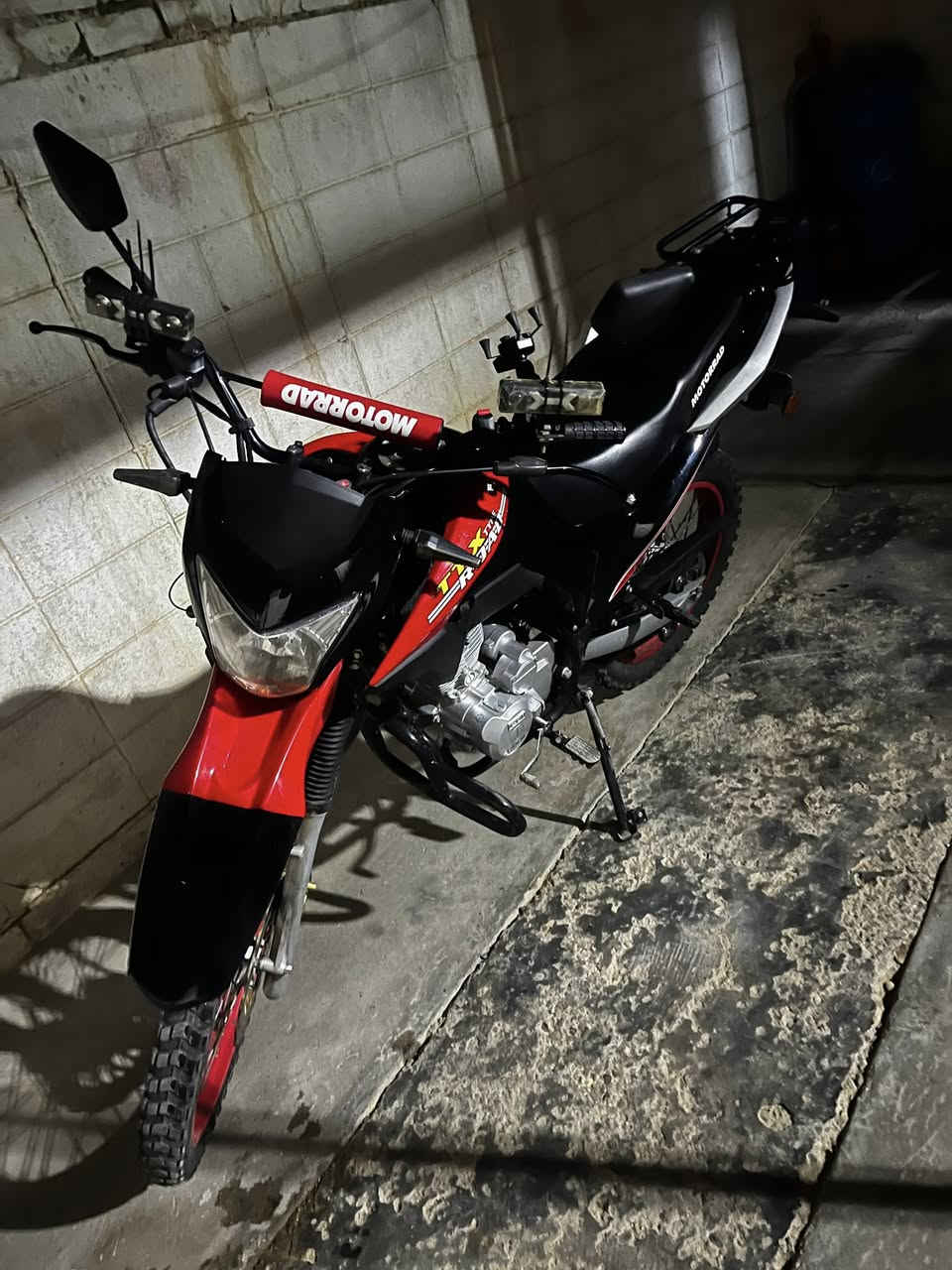 CC 150 للبيع المحرك TTX LONCIN.ا   2022 قفاز
السلام عليكم من رخصة الادمن.              Byمسجل رقم وسنوية اربيل تحويل مباشر.  
مكفول كفالة عامة
مكان الرمادي
السعر 1400:000 وبي مجال حك الجيه
هـاتف:***********

