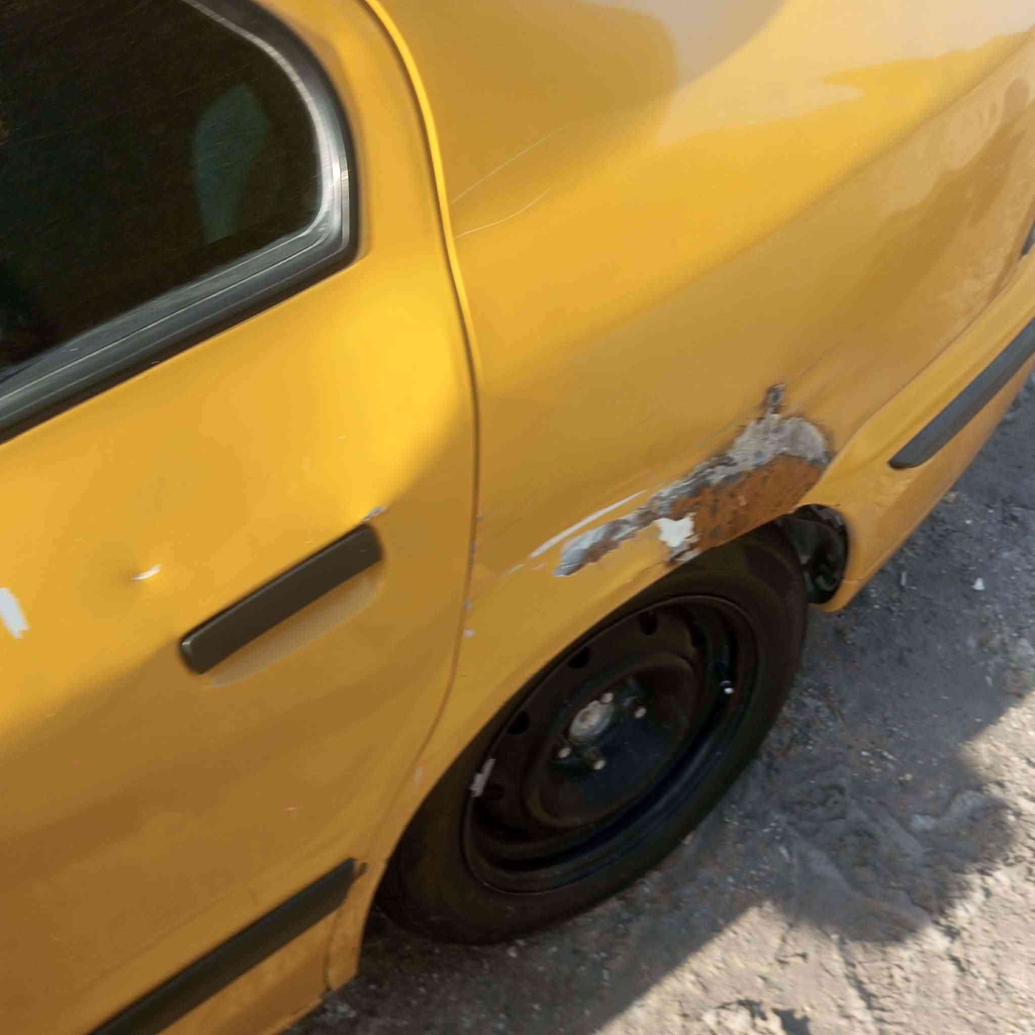 سلام عليكم للبيع
سمند 2011 مكينه وكير نضاف رقم صدامي مداور شوكت ما تريد عليه هيه وغرامه عل مشتري سعره مناسب كلش الشراي يتصل عل رقم اني مكلف بنشر ***********
