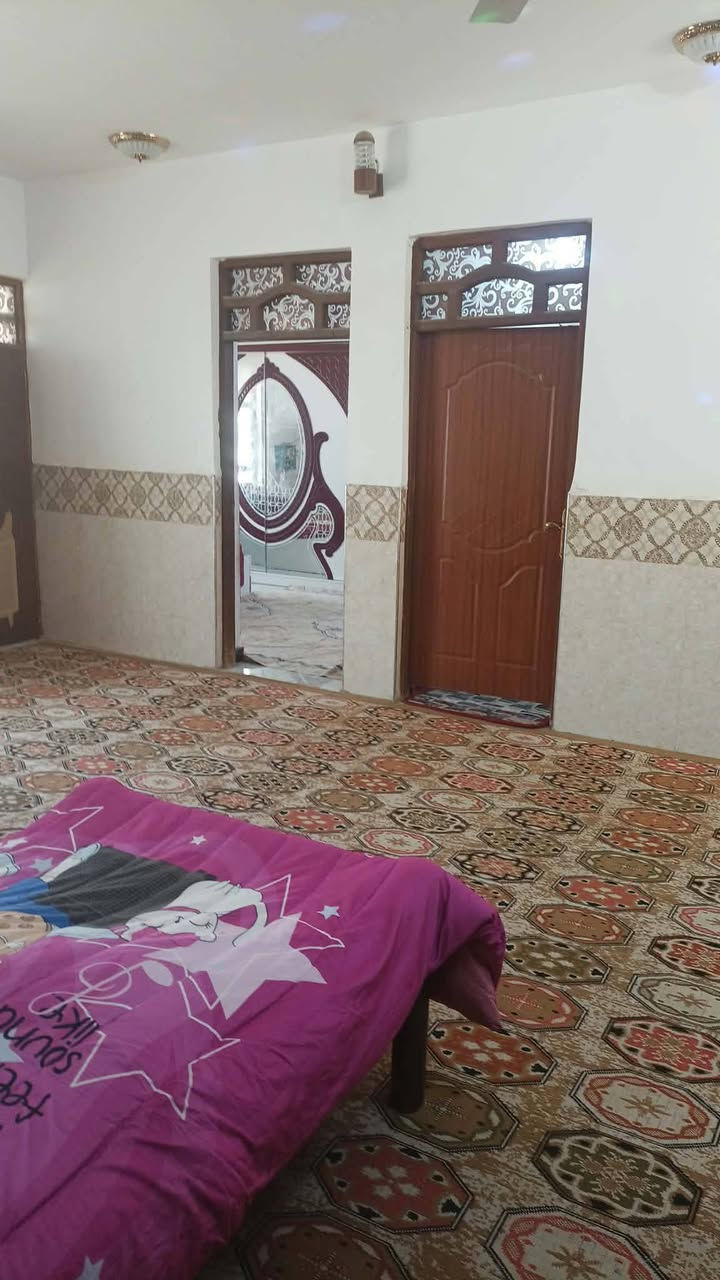 السلام عليكم بيت للبيع او مراوس في بيت اكبر ويفضل في حي الزهراء او قريب ع الاكرمين
المساحه 200م في حي الجمعيه قرب جامع طالب شيال طابقين الطابق الثاني يحتوي على غرفة وصالة ومطبخ وصحيات *********** موجود فيس وواتساب
