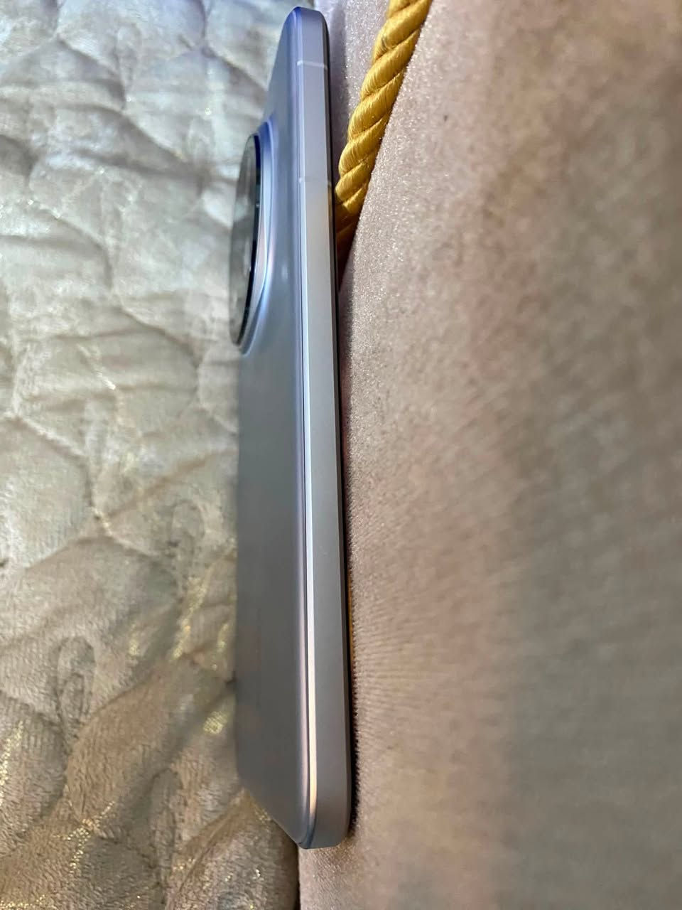 سلام عليكم للبيع  HONOR MAGIC 7 PRO
كامل ملحقات عدا الساعه  
النظافه 100% 
السعر 850 قفل
أو المراوس ب آيفون ١٤ برو ماكس أو ١٥ برو ماكس نظيف وكامل ملحقات 
الرقم *********** 
العنوان بغداد الغزاليه
