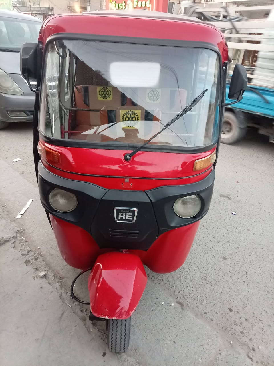 السلام عليكم اشتري جميع التكتك المتضرره والجاهزه والبيه خياس من 2015 الى2022 أوراق رقم بدون أوراق اهم شي باحاج مكفوله من سرقه وحلا ال وحرام دلاليه 300 جميع الحافظات *********** رمش
