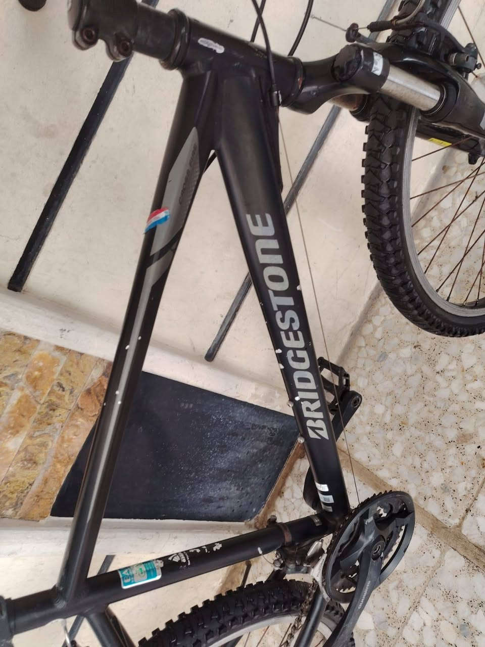 السلام عليكم ورحمة الله وبركاته
بايك موديل جبلي ماركه برجستون العالميه حجم ٢٦
باله ياباني النضافه فول وضع حاويه 
السعر ( 150 الف) 
يدات فر شيمانو اصلي
كشن اصلي ماركه برجستون 
لون ميمز اسود طافي مختم  
معدن المنيوم ريشه فول موصفات 
كير ٧ / ٣ شغال سستم كامل 
غير مستخدم داخل العراق
العنوان بغداد منطقة الحبيبيه 
هاتف *********** 
الاستفسار واتساب
