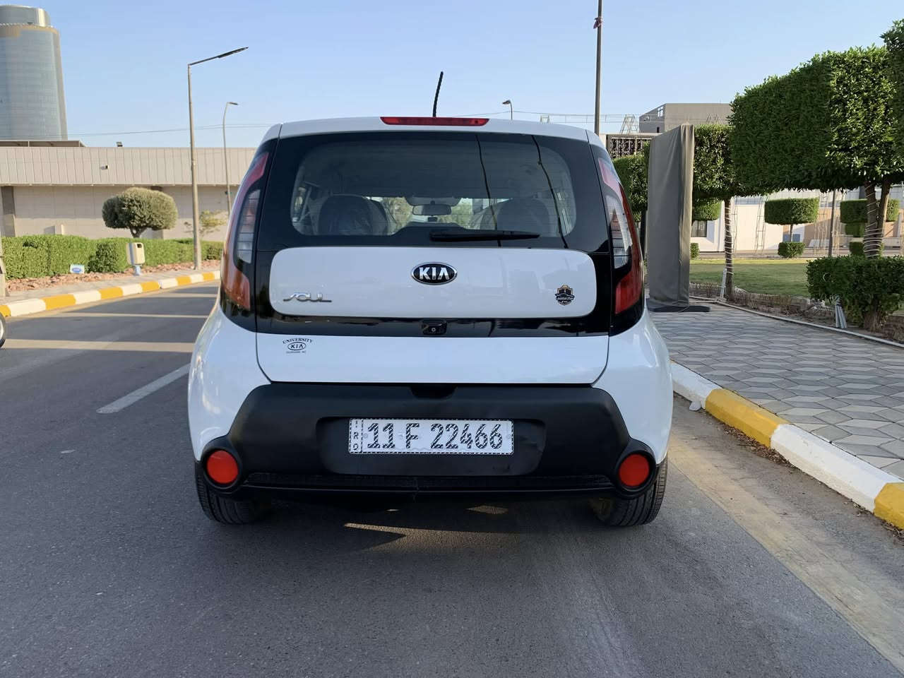 للبيع كيا صور رقم بغداد مميز
وارد امريكي ضرر جدآآآ بسيط بابتين
بدلتهن بصليات مال تفصيخ وبيهة هنا بلعراق قطعتين صبغ للجمالية اثر شخط بسيط بدون اي دواخل 
كير محرك صدر تمام تبريد تدفئة كلة تمام
شاشة كامرة 
سيارة جاهزة اونظيفة
السعر ١٠٥ وبيهة مجال شي بسيط
مكان السيارة بغداد 
للأستفسار 
***********
ابو ياسر
