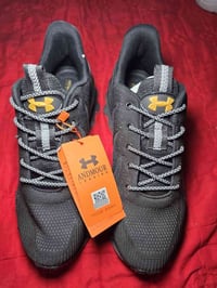 ماركه عالميه اندر ارمر متوفر بلون اسود وابيض وجميع القياسات 0776367905...