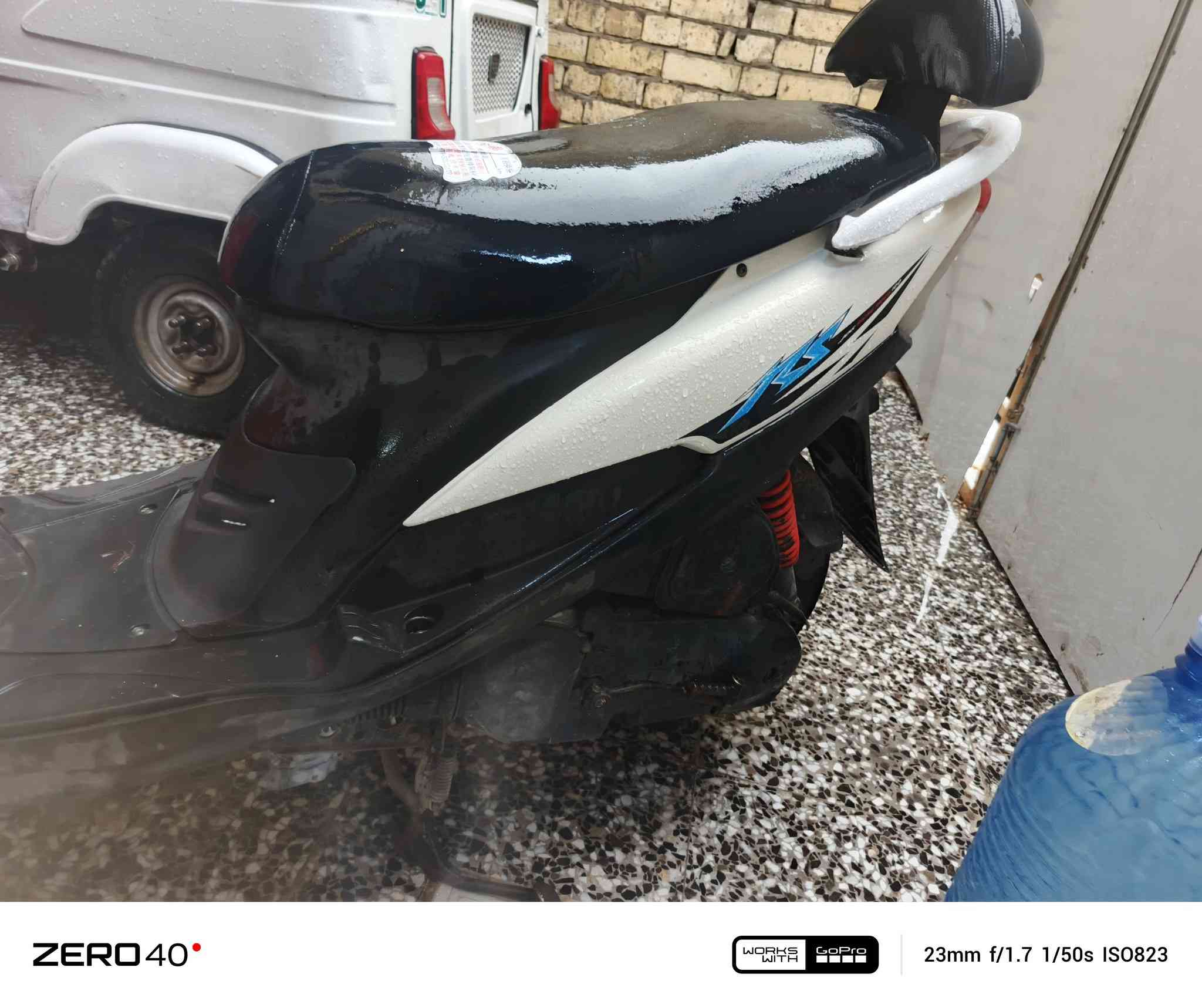 ماكس عدلة للبيع    مكاني مدينه الصدر قرب فلكه حمزه 
السعر 650 وبيهة كهربائيات كله شغاله دراجه نضيفه خير من الله رقم الهاتف *********** واتساب فقط
