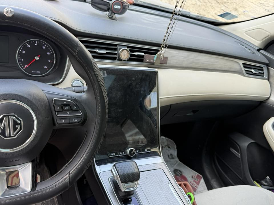 البيع MG  RX5 موديل 2023
ام جي ار اكس فايف 
موديل ٢٣. نزلت للشارع ٢٤

بعدها بالضمان باقيلها اكثر من ٣ سنوات
و 150 الف كيلو

لان مكفولة ست سنوات و٢٠٠ الف كيلو
بانوراما ومواصفاتها معروفة شوفها باليوتيوب 

بيها جاملغ صبغ صفحة اليمنة 

رزنة جداً وسريعة جداً وتعمل بالبنزين العادي بس يفضل المحسن
ماشية ٥٢ الف

كل الصيانة بالشركة

السعر ١٤٥$

رقم صاحب سيارة ***********
