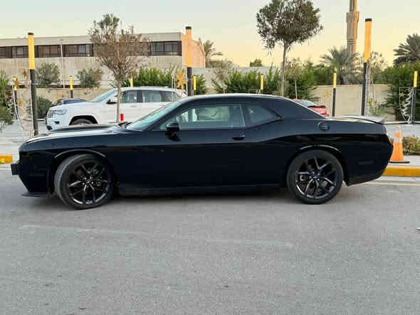 🚘 دوج تشالنجر GT 2023 last call  للبيع او مراوس 
السياره جديده بحالة الوكالة حتى كتلوك الشركه بيها
حادثها : جاملغ امامي وخشم البنيد لا دواخل لا شاصي لا ايرباكات 
كير محرك تبريد كلهن كفاله عامة
 السيارة دخول جديد 
فحص مؤقت
• المحرك: 3600cc V6
• المسافة: 21 ألف ميل فقط
• نظام الدخول والتشغيل: بصمة + تشغيل عن بُعد
• شاشة وسطية + كاميرا خلفية ،كروزسرعة ،تحكمات ،شاشة وسط ،كشن كهرباء ، تبريد قطعتين 
• حساسات خلفية
• شفتات ستيرن (Paddle Shifters)
• ويل حجم 20 إنش
• تحكمات كاملة من الستيرن
• كشن كهرباء + كشن تدفئة (هيتر) + كشن خزن (ميموري)
للاستفسار 
*********** بغداد
