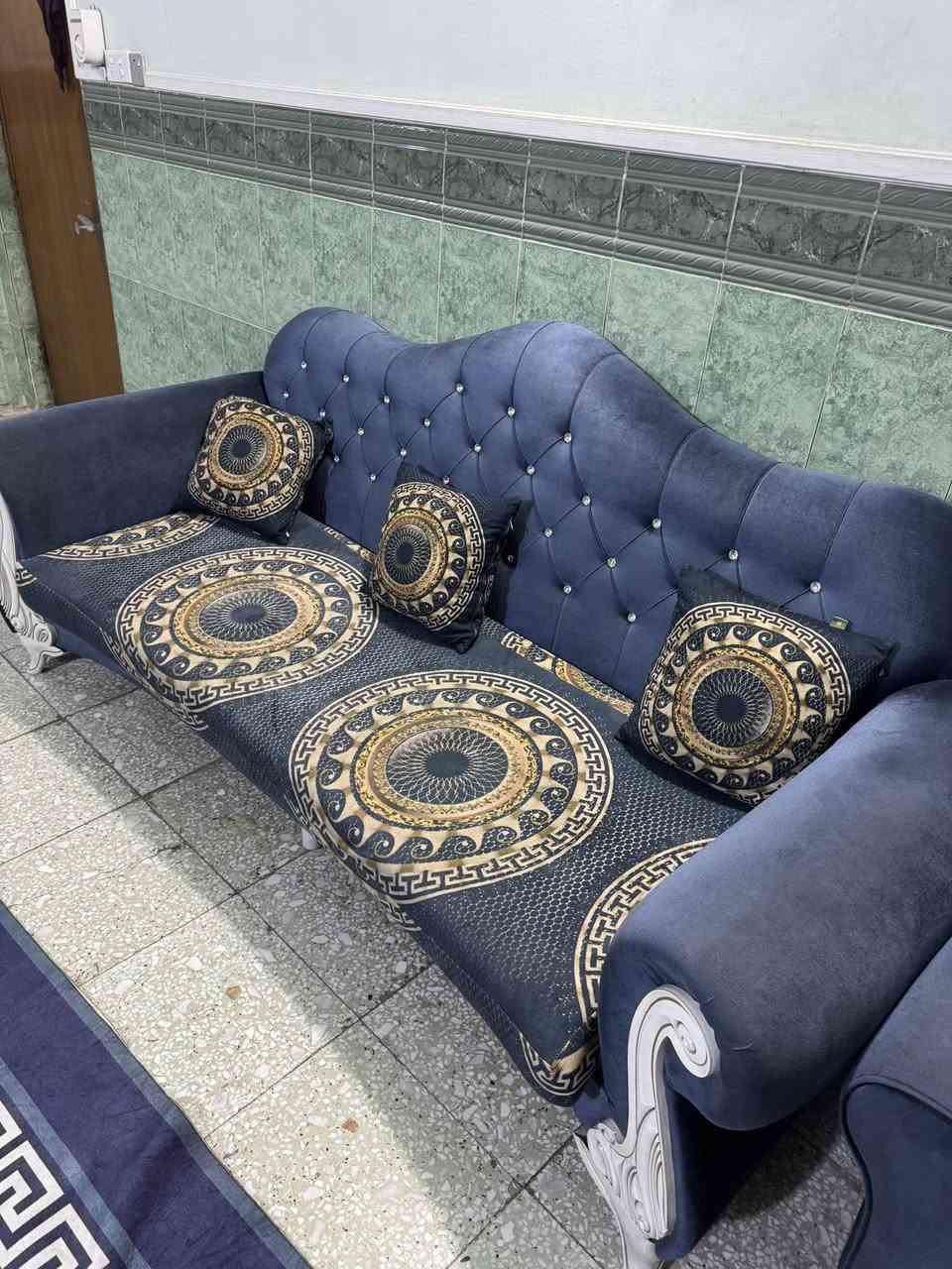 تخم 10 مقاعد كلش نظيف 90‎%‎ نظافتة
اخذته قبل فتره ب مليون و 250 وهسه عارضة ب 600 وبي مجال بسيط مكان بغداد البلديات / ***********
