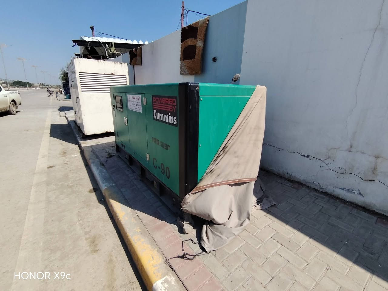 سلام عليكم مولد للبيع kv90
محرك 4 سلند كمنز مشتغل اقل الشهر حاله حال الزيرو باتريات شركه 
للاسفسار الاتصال 
***********//***********
