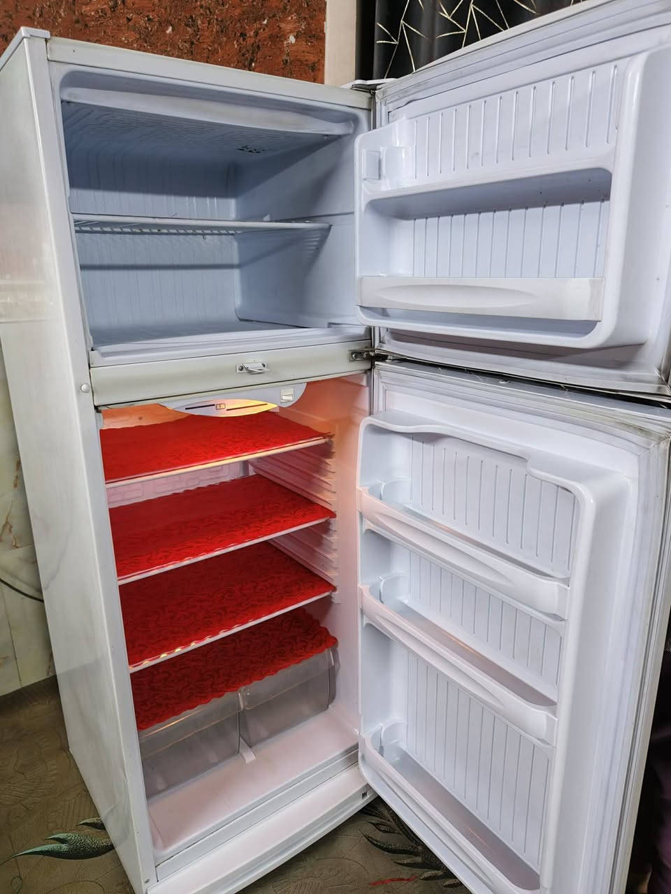 ثلاجة ماركة (كونكورد لبنانية باب اول ) مضلع بواري نحاس فريز خارجي نضام تجميد وبيها جهاز حمايه من الشركة ارقه ثلاجه حجم (14) قدم  تجميد درجة اولئ نضافه 90 بالمية داخل نضيف فول مال بيت ضمان اسبوع شرط التجميد السعر مع  التوصيل  ( 250) داخل بغداد حصرا متوفر توصيل كل مناطق بغدادد


**إذا كنت صاحب هذا الإعلان وتريد حذفه لأي سبب، رجاءا أرسل رسالة إلى الدعم الفني**