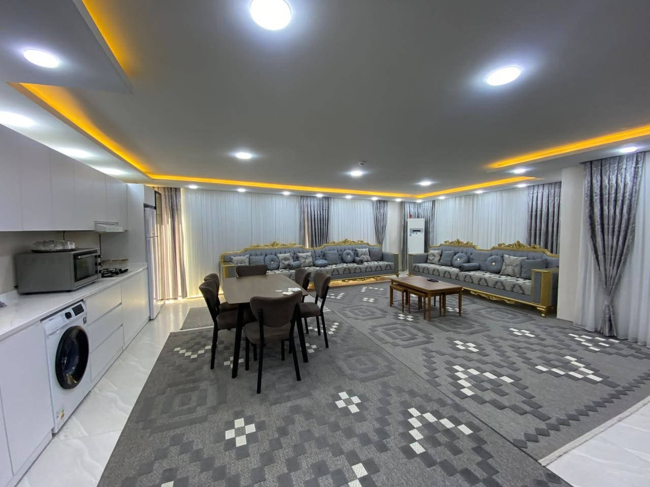 Life Towers شقە للایجار فی مجمع
2+1 
$‎سعر 600

0750 740 4388
