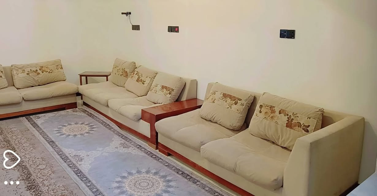 ميز طعام تركي ثقيل 6 كراسي زجاج طابقين وديوان تركي كبير


**إذا كنت صاحب هذا الإعلان وتريد حذفه لأي سبب، رجاءا أرسل رسالة إلى الدعم الفني**