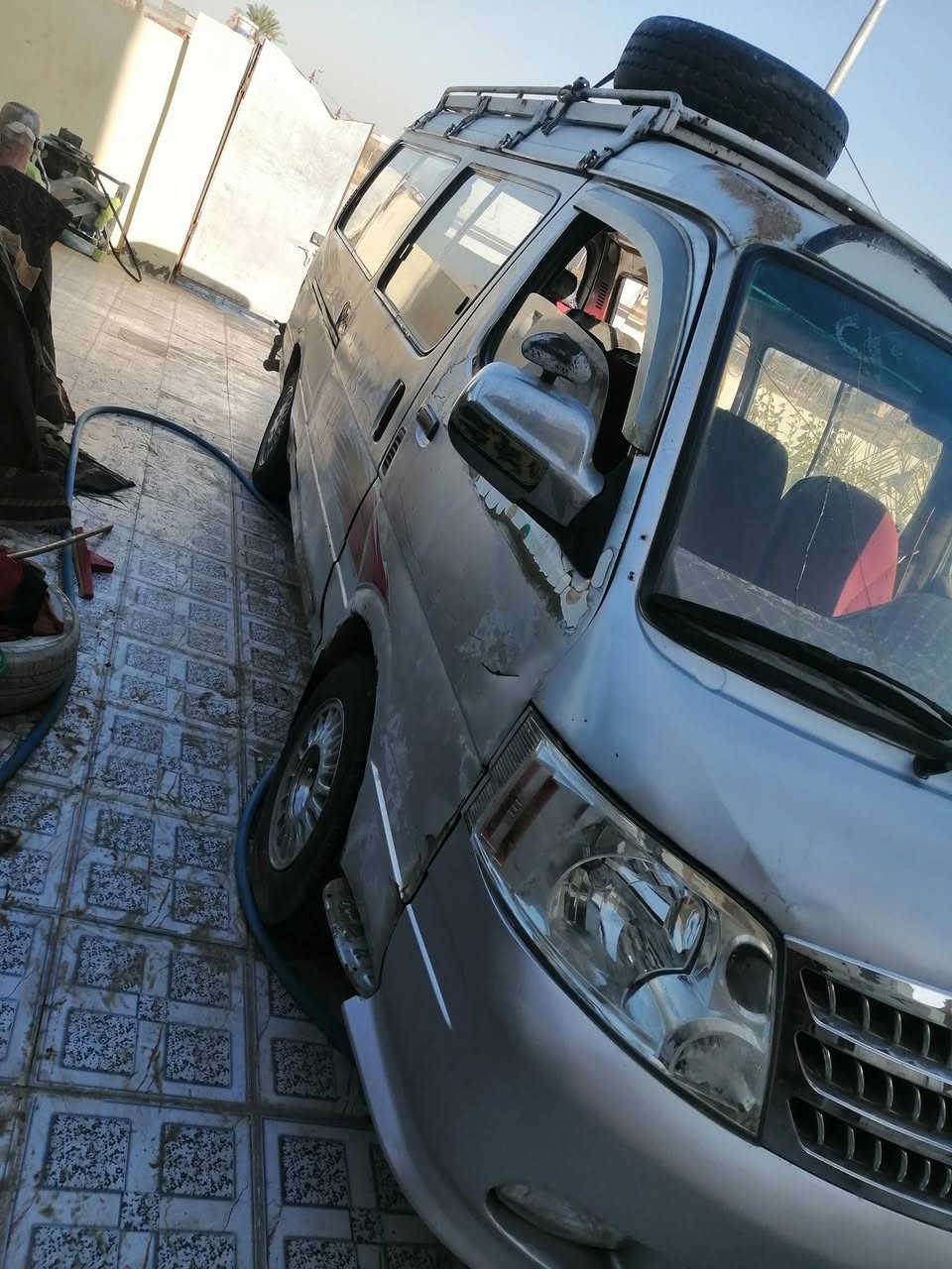 سلام عليكم ورحمة سياره فتون موديل ١٠ رقم ديالى نكليزي مصفره هيه وغرامات سياره جديده سنويه ال ٢٩ السعر مناسب ***********
