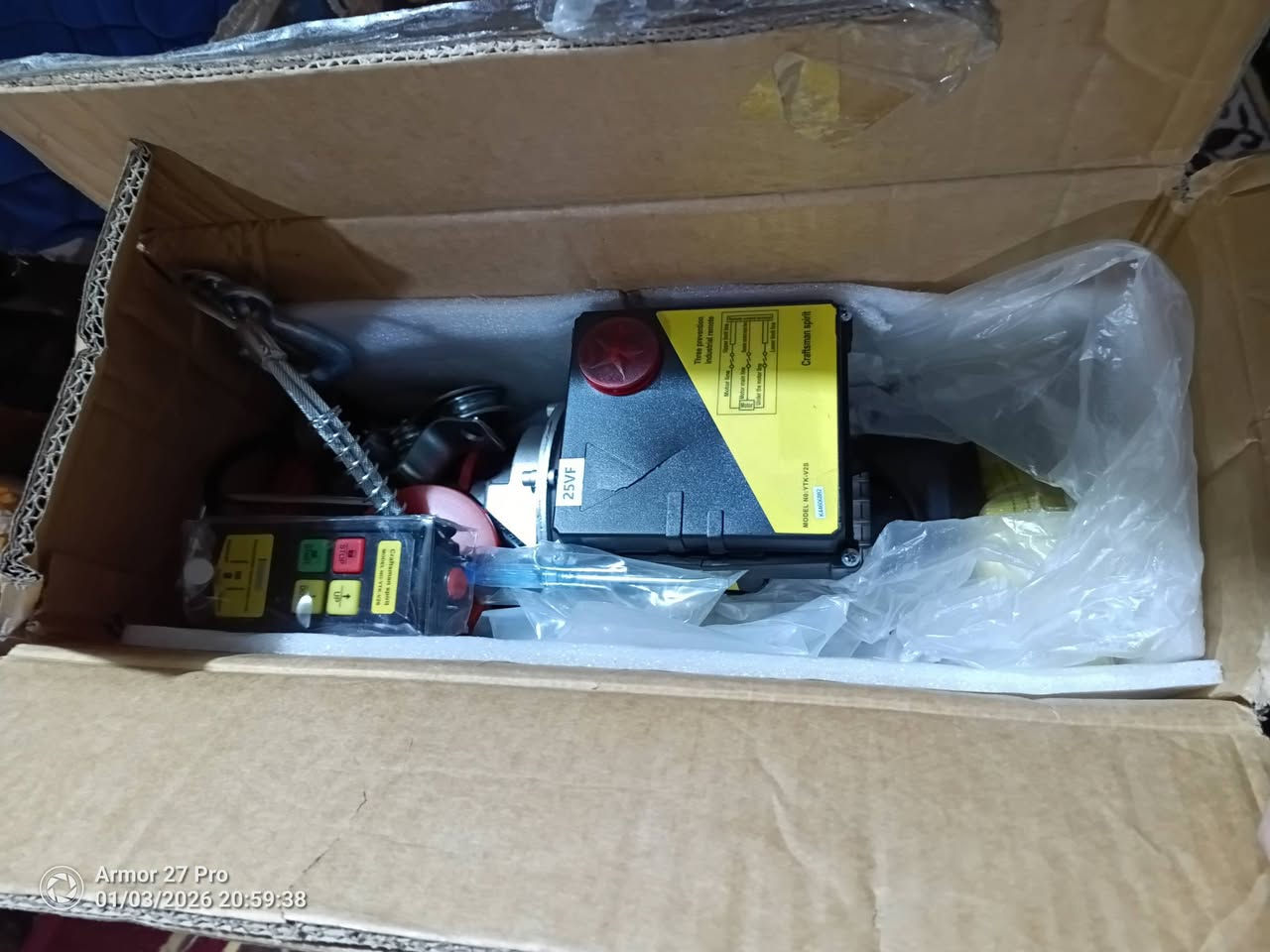 أداة رافعة كهربائية مع جهاز تحكم عن بعد لاسلكي ، W ، * ، رطل ، آلة ونش ، لنا ، قابس الاتحاد الأوروبي
هذا ونش كهربائي بوزن 440 رطلاً (200 كجم) وجهاز تحكم عن بعد لاسلكي. 
السعة: 440 رطلاً (200 كجم).
التحكم: لاسلكي وسلكي مزدوج.
الجهد: 230 فولت.
التطبيق: يستخدم على نطاق واسع في المرائب والمصانع والمستودعات والمنازل
السعر 200الف
لطلب الاتصال على الرقم 
***********
