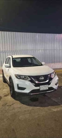 نيسان روج موديل ٢٠١٨  رقم بغداد  ماشيه ٧٧ الف كيلو قابل للزياده السيار...