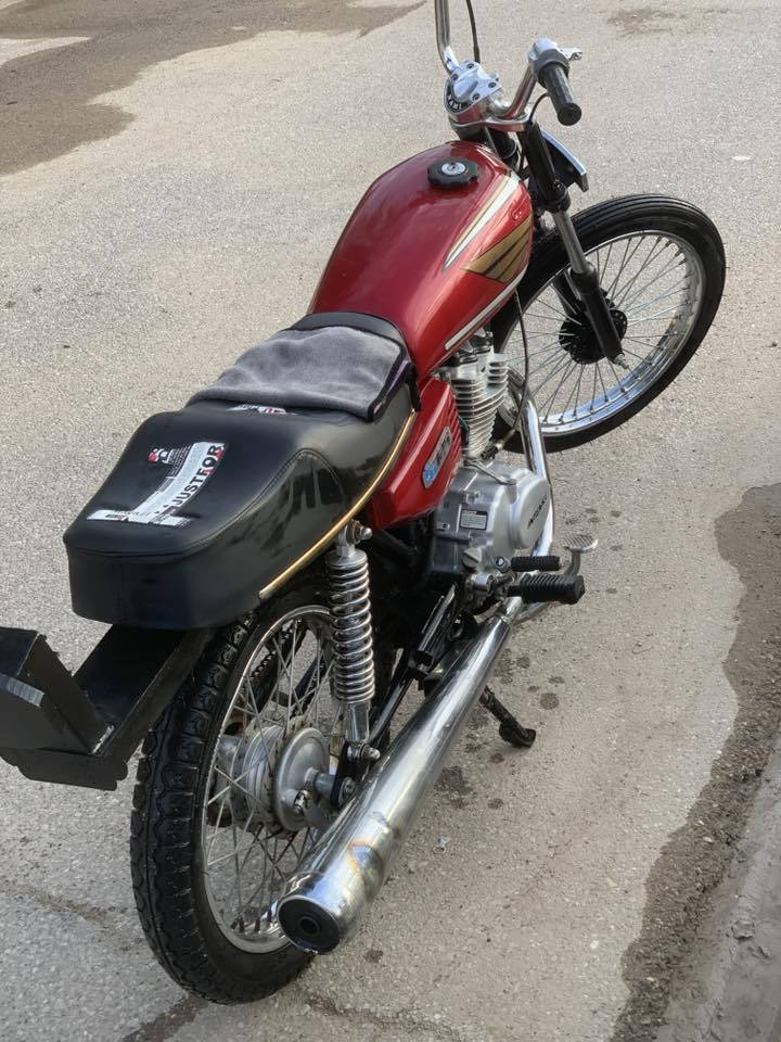 عمي سلام عليكم دراجه للبيع شاصي ١٩ شبه اصلي اوراق اصولي بليته ورقم مكفول من الحيم  تعمير ٢٥ مكينه انتنس مفتوحه بستم ولفات الدراجه مهموله اول فتحه الها بعدها ما مفيلسه شاصي اوراق اصولي مكاني شطره *********** 
الوتي بنعال مو تجي تطلعلي مواصفاتها تجي عجبتك عجبتك ماعجبتك الله وياك …الوتي بنعال‼️سعر خاص ومعروفه سعر الاوراق الاصولي
