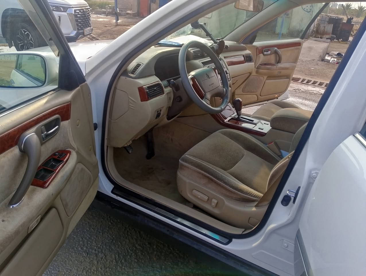 سياره كروان (ملكة) مديل 2001  ادوات "  متوامه رقم سليمانيه طبق الاصل
كصه قماره فقط والباقي كفاله عامه 
* شاصي 75 " تخم تاير  حداديه جديده وتبريد مكينه( ديفور الكبير) 
العنوان ميسان 
الاستفسار / اتصال ***********
