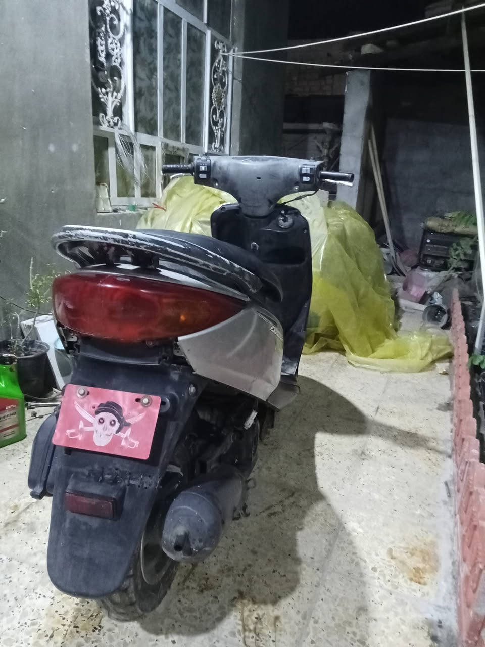 السلام عليكم دراجه بريز  140للبيع دراجه كهربائيات شغاله دشبول شغال كلشي شغال نقصها بس الوجه  السعر 450  ***********
