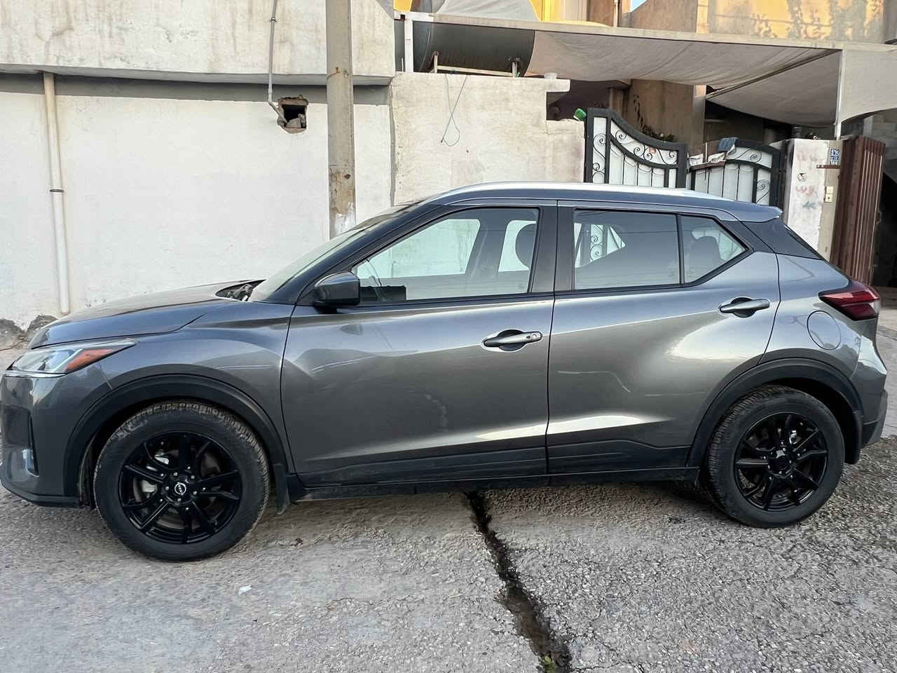 عربى
نيسان كيكس 
موديل 2023sv
رقم اربيل تحويل موباشر 
سنوى جديد حتا٢٠٢٩
بس ربع بونيت صبوح
لون نفطى 
برك بصمة 
شغال
رادار بريك
رادار خط شارع
ماشيه 31ميل 
اوت بريك هوا مواسفات 
ناخم تيرات جديد ٪؜٩٥
عنوان خبات-أربيل
سياره با اسمى 

کوردی

سەرتا بە ناوی خوای گەورەو میهربان
نیاسان کیکس 2023
مواسفاتsv 
١-رەنگی نه فتى 
٢-شەغال 
٣-بەسمە 
٤-هەندر بریک بەسمە
٥-رادار پیشەوە 
٦-رادار خەتی جادا
دواوە وتا بەگی رادار
ئاوینە حساس
ويل كروم بلاك
تاخم تاى لوك 
رقم هه ولير تا ٢٠٣٠
زۆر مواسفاتی تر 
به س ربع بوينت سبوخ چاملغى لاى سايه قى سى جيى سأرده كوتى هه يه 
ره قه م به ناويى خومه 
***********
