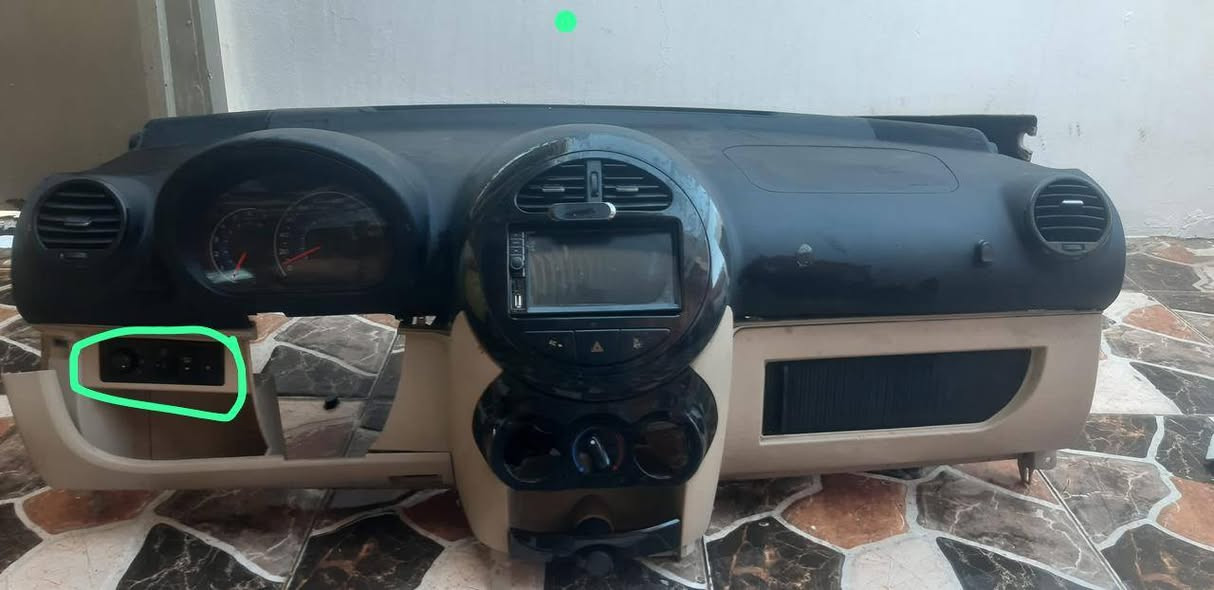 سلام عليكم غراض باندا حاويه مع توصيل عنوان كركوك.  0701276371.   ***********
