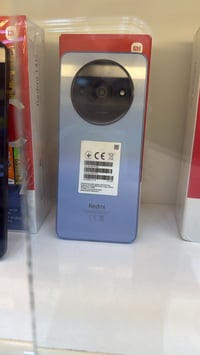 موبايل ريدمي جديد بعده مامستعمل باكيته وغراضه وياه تواصل عله هذه رقم 0...