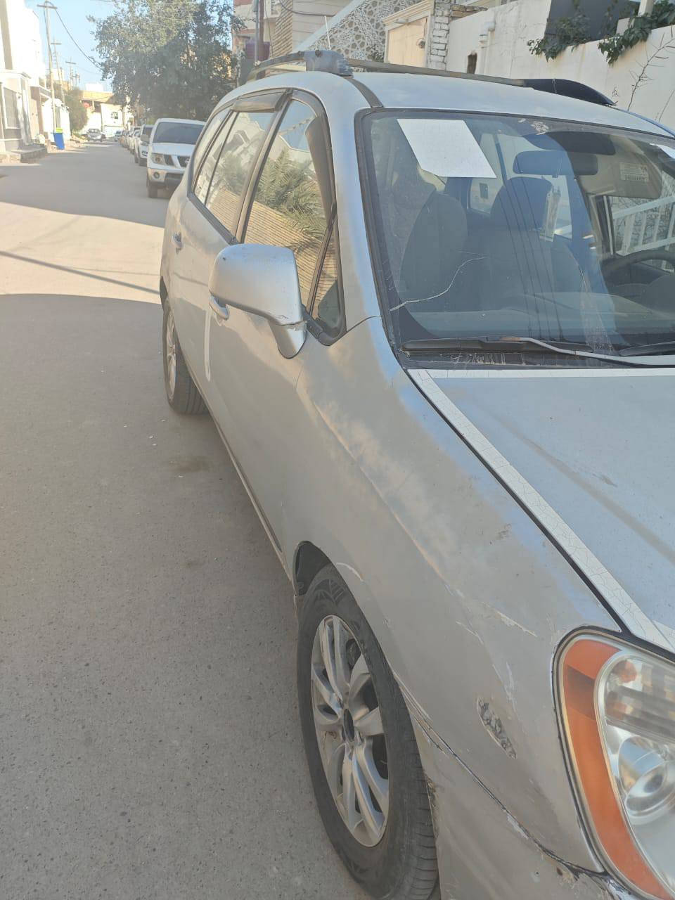 كيا روندو ستيشن ٢٠٠٩ وارد امريكي محركها ٢٥٠٠ ضربتها ب الجاملغ الامامي الايسر وبعد ما نعرف وين ب الضبط لان السياره صارها هواي عدنه والوالد ناسي وما مسوين سونار عنوانها ذي قار /حي اور ورقمي‏‪***********‬‏ الي يردها يراسلني واتس او يتصل ع الرقم... انه مكلف ب النشر الي يرديها يراسل الرقم اول يتصل بيه
