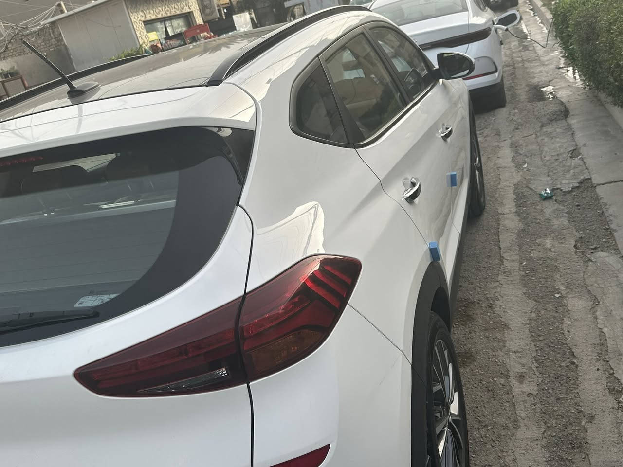 تحيه طيبه السلام عليكم
توكسان2019خليجي 

ماشيه 107

مكينة 2000 دوش 

كشنات جلد يبجي 
دشبول صاج 
شاشه كامره 

تحكم ستيرن 

حساس خلفي أمامي 

مقاعد كهرباء 2

تبريد أمامي خلفي 

كامره خلفيه 

مري شفط 

اشاير بلمري 

ترحيب على بعد 

لد امامي خمس عدسات 

ويل كب 

قمارة بانرامة

مكفوله رقم بغداد 

 السعر ٢٠٠ ورقة وبيها مجال 

أي استفسار رقم صاحب السيارة 
***********

مكان بغداد الزعفرانية
