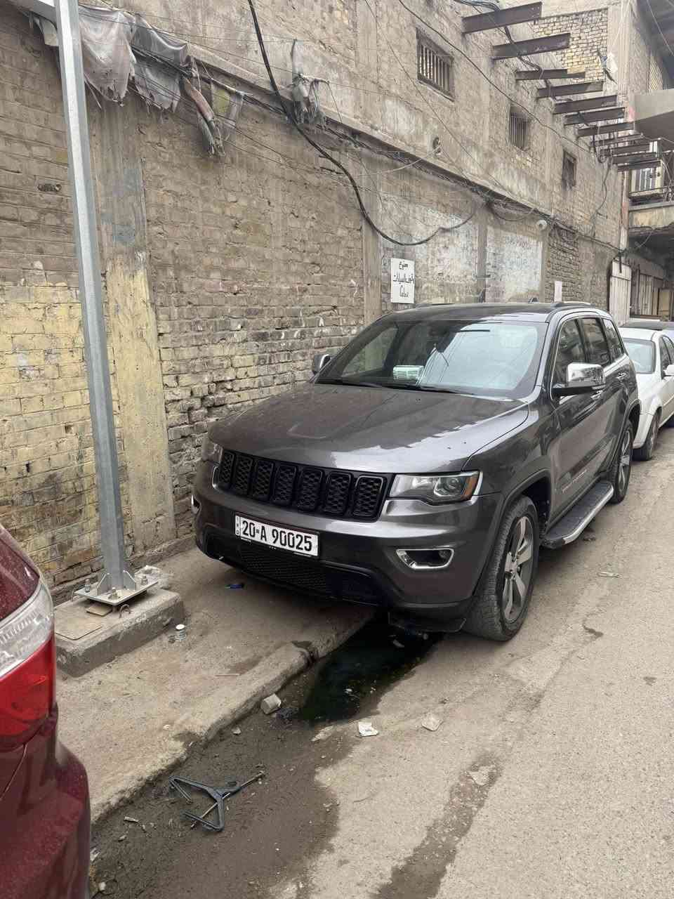 ‏يا الله للبيع جيب ‏موديل 2015 فول  او امراوس بيها صبغ اربع قطع  رقم اديالى تحويل ثاني يوم حادثها جاملغ او بنيد بدون دواخل سياره حلوه او جدييده الصدرجديد مكان السياره بغداد الكرخ مديل سعر السياره ١٦٥   ***********
