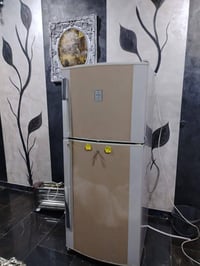 ثلاجة • للبيع • تواصل خاص