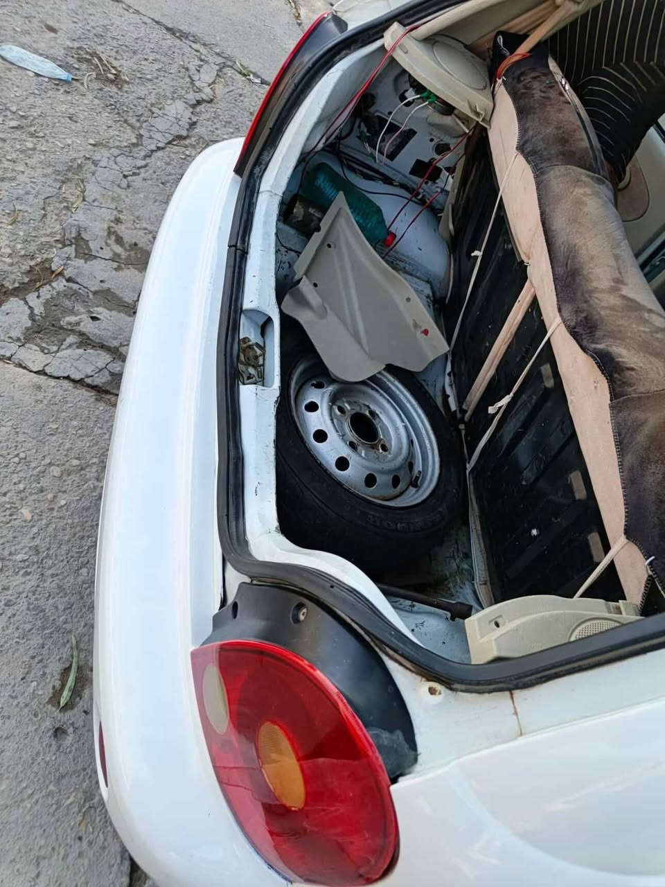 السلام عليكم كيو كيو للبيع موديل 2013 سياره مابيه اي ملاحظه سياره تخم تاير جديد كير ومحرك جديد حداديه جديده لايت زنون شاشه كامره باتري جديد سياره حلوه ومال بيت مابيه كل نقص كير أوتوماتيك سياره رقم كربلاء مداور ثاني يوم شرط متتاخر بلمداور مكاني بابل سعره ٢٢وبيه مجال بسيط مكاني بابل 
***********
