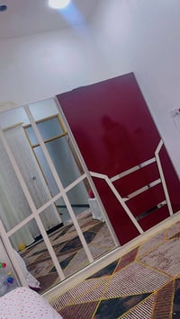 غرفه • نضيفه • بها مجال