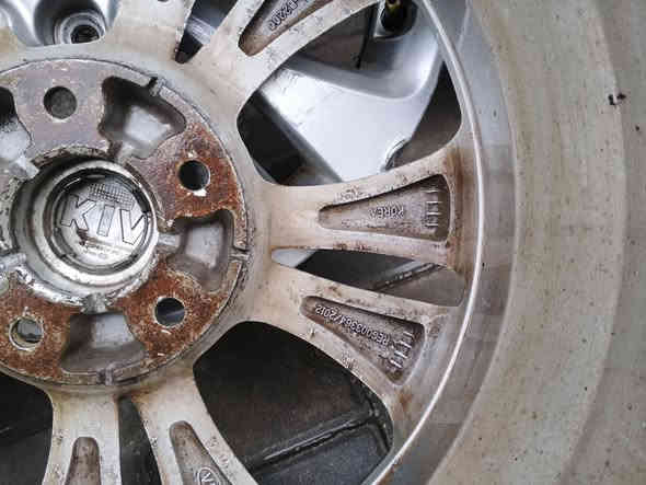 سلام عليكم ورحمه الله
للبيع ويل كب كيا صول مستعمل حجم17

تخم مع سبير سعر 200و بي مجال

مكان بنجف حي ميسان 

رقم الهاتف ***********
