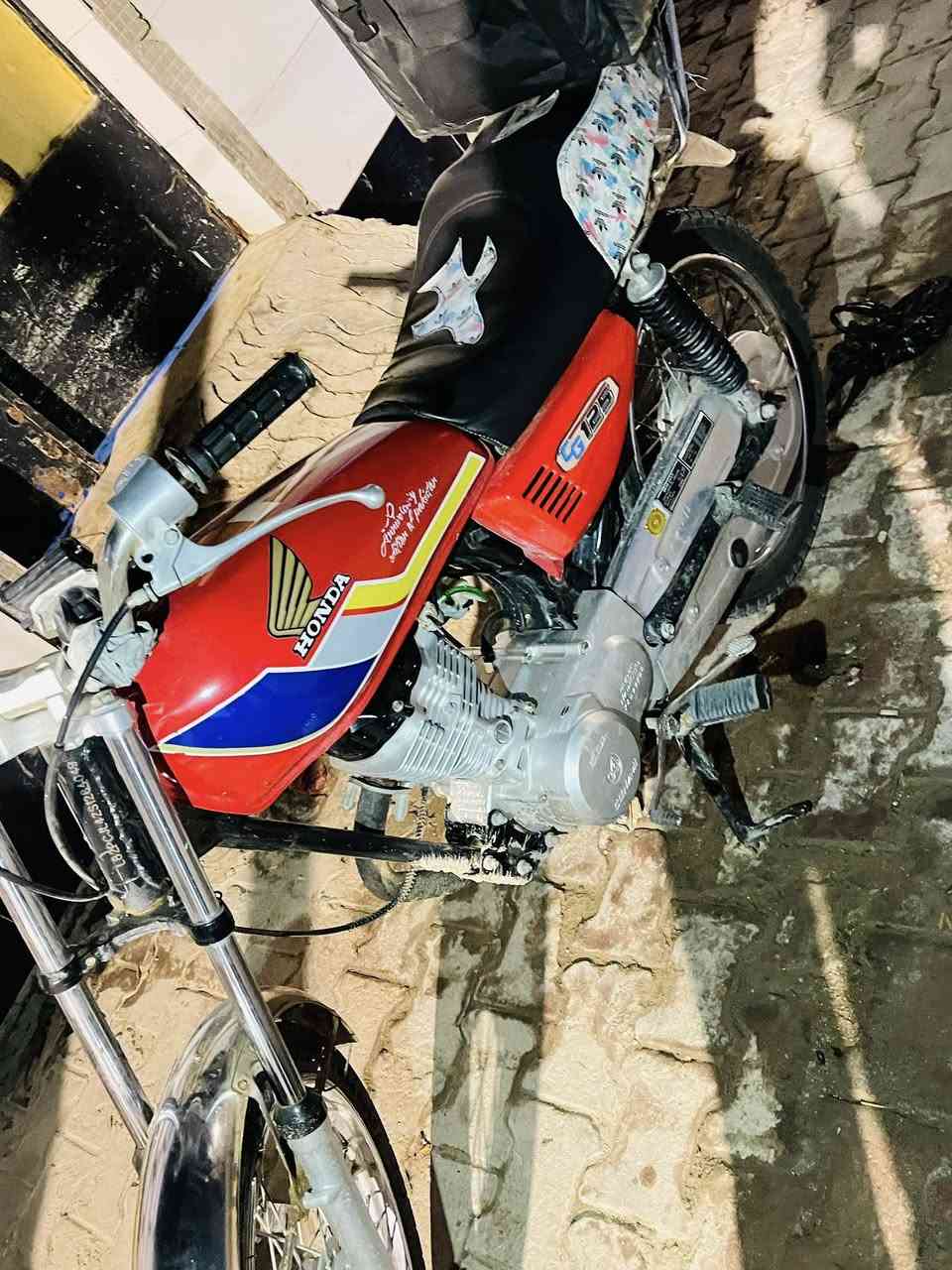 سلام عليكم دراجه مديل 25 اوراق عنوان حيانيه *********** السعر800الف
