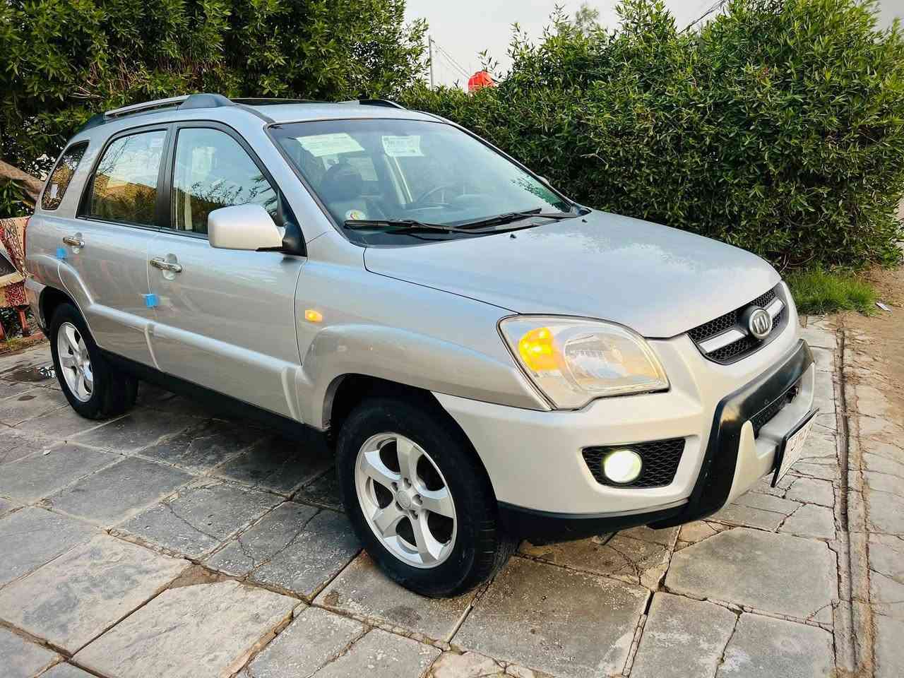 السلام عليكم كيه سبورتج للبيع موديل 2010مكفوله كفاله عامه من ضربه والتبديل والصبغ تخم تاير جديد حداديه جديده تبريد تدفئه محرك كير خير من الله سياره جاهزه ما ناقصها ولا برغي شاشه حساسات خلفيه كامره  
السعر 112وبيه مجال 

التواصل اكثر 
***********
***********
