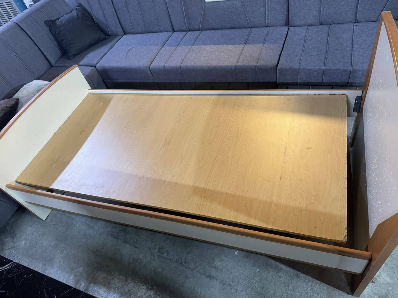 مجموعه اغراض منزليه للبيع بأسعار مناسبه للستفسار ***********                           
اتصال خط او واتساب او مراسله بريد الصفحه 
عنوانه …سليمانيه بكرجو شارع عوال مقابيل حديقه كوستجم او مدرسه شنيار للبنات ((معرض حذيفه))
يوجد توصيل
